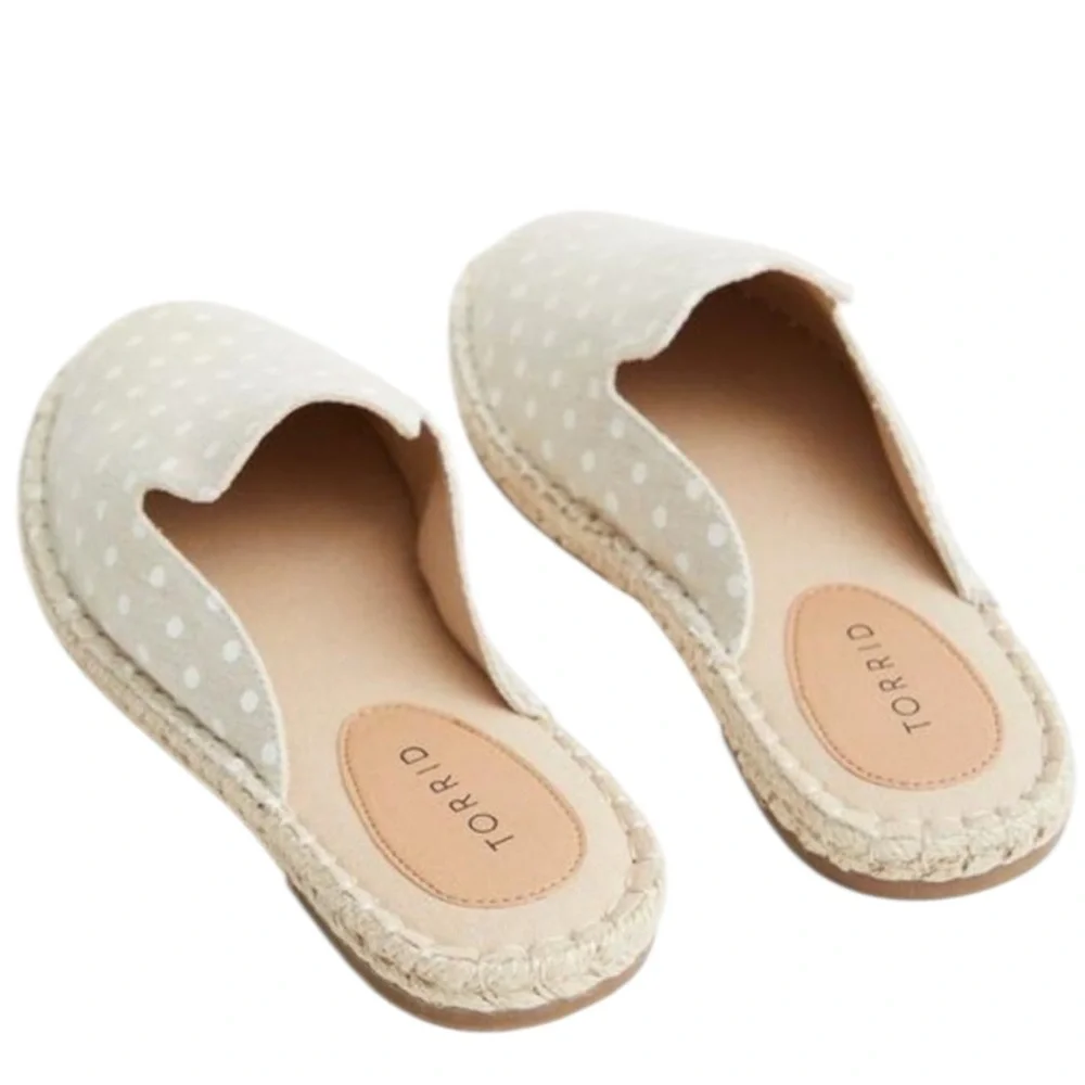 TORRID Cream/Gray Espadrille Mules with Polka Dot Design Size 7.5WW — ADORABLE!!